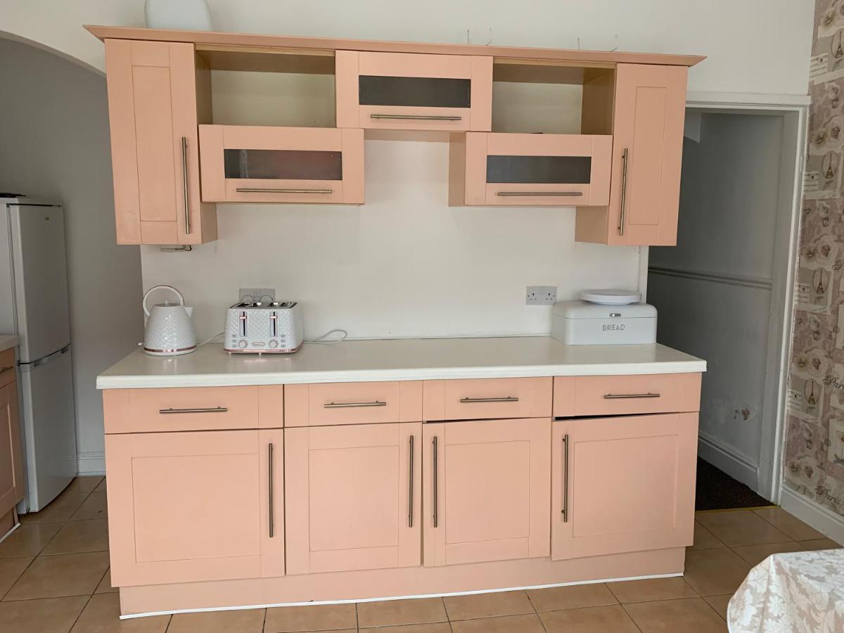 Starlight Self Service Accommodation Лий Екстериор снимка